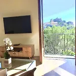 D Exception Avec Terrasse, Jacuzzi, Vue Mer, Parking, En Plein Coeur Du Village De Èze