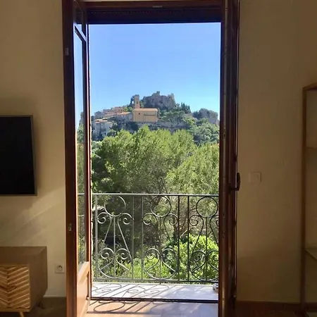 Appartement Avec Vue Dans Le Centre Du Vieux Village, Terrasse Et Parking *