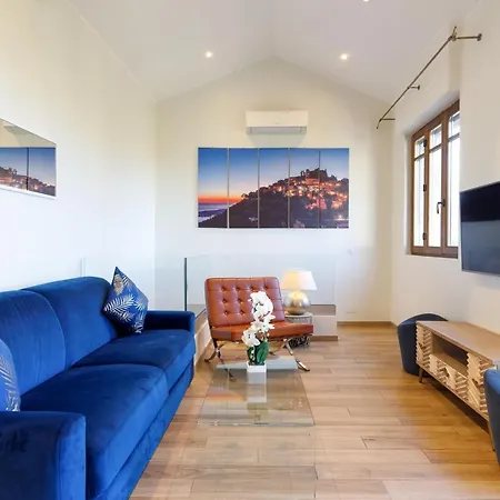 Appartement Avec Vue Dans Le Centre Du Vieux Village, Terrasse Et Parking