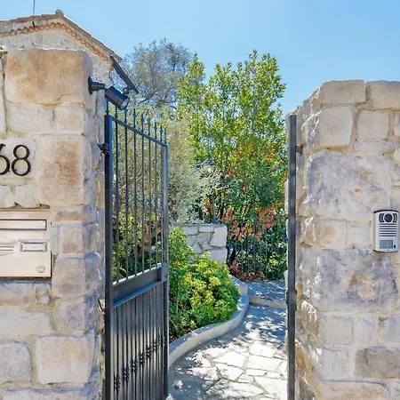 D Exception Avec Terrasse, Jacuzzi, Vue Mer, Parking, En Plein Coeur Du Village De Eze