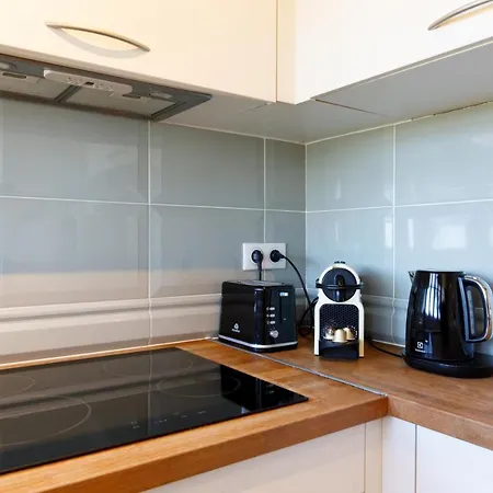 Apartment D Exception Avec Terrasse, Jacuzzi, Vue Mer, Parking, En Plein Coeur Du Village De